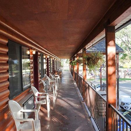 Austin'S Chuckwagon Motel Тори Екстериор снимка